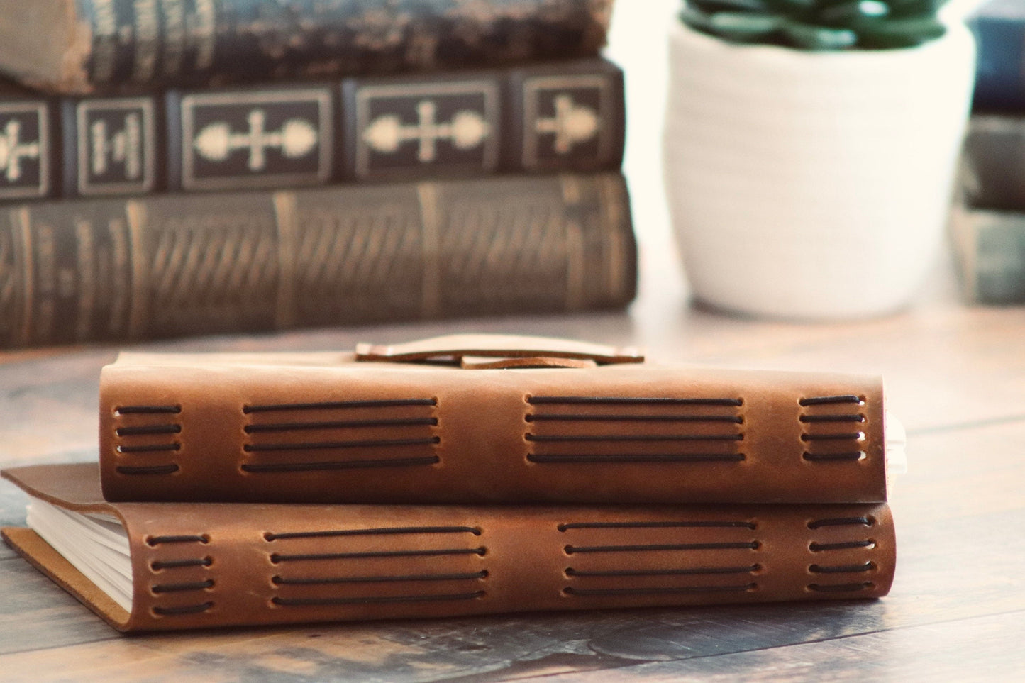 Refillable Leather Bound Journal, Rustic Writing Diary, Classic Notebook, Sketch / Watercolor Book, Customizable, Personalized Gift