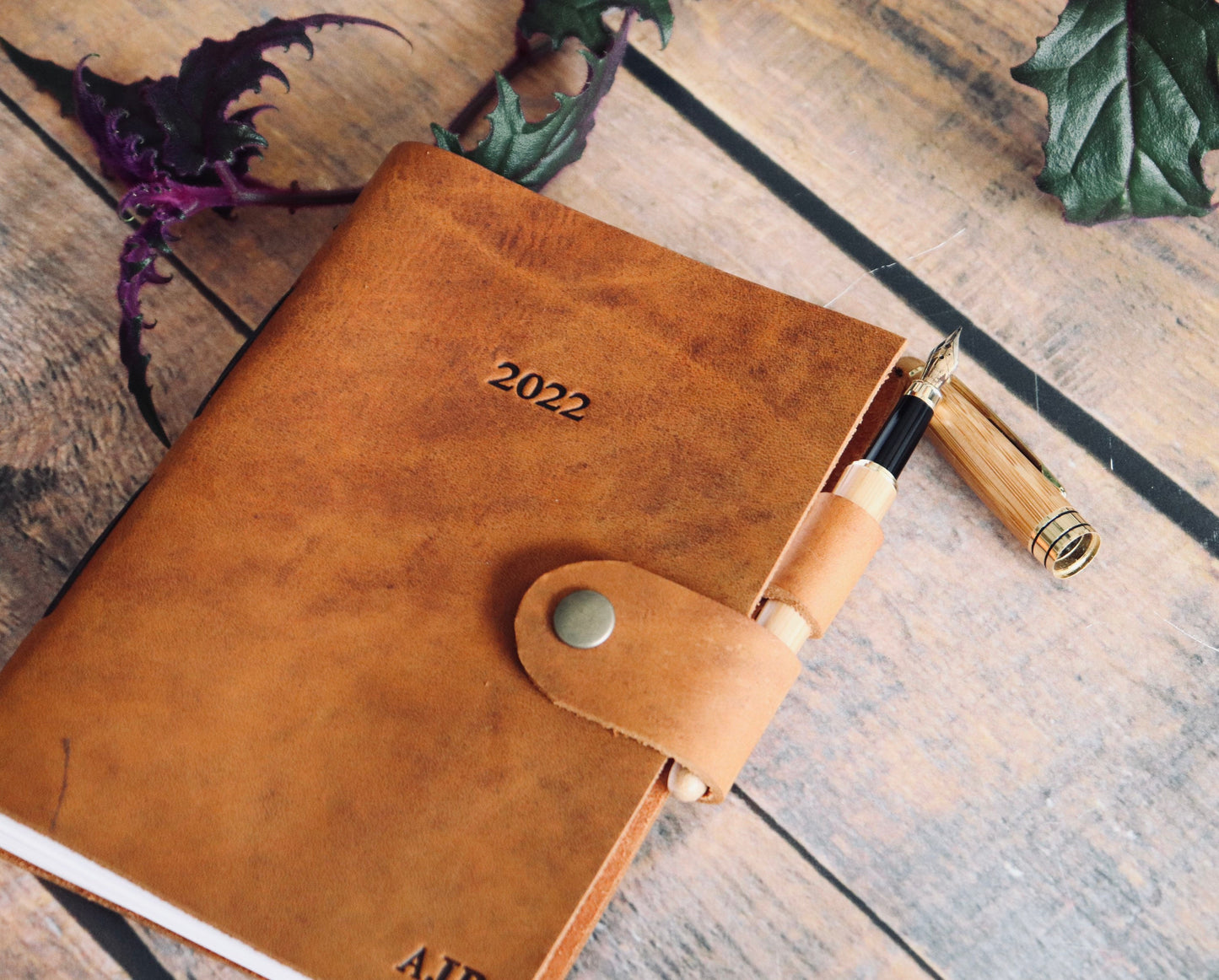 Add A Pen Loop To Your Hank Belle Leather Journal!