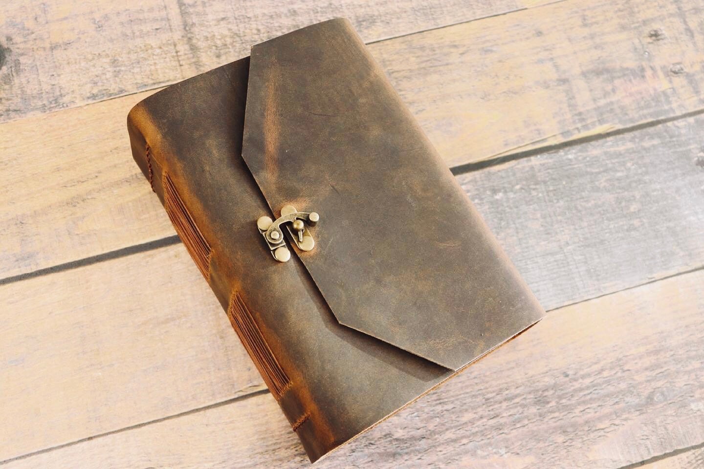 Refillable Full Grain Leather Bound Journal, Rustic Writing Diary, Vintage Clasp Book, Watercolor Book, Sketchbook, Personalized Gift