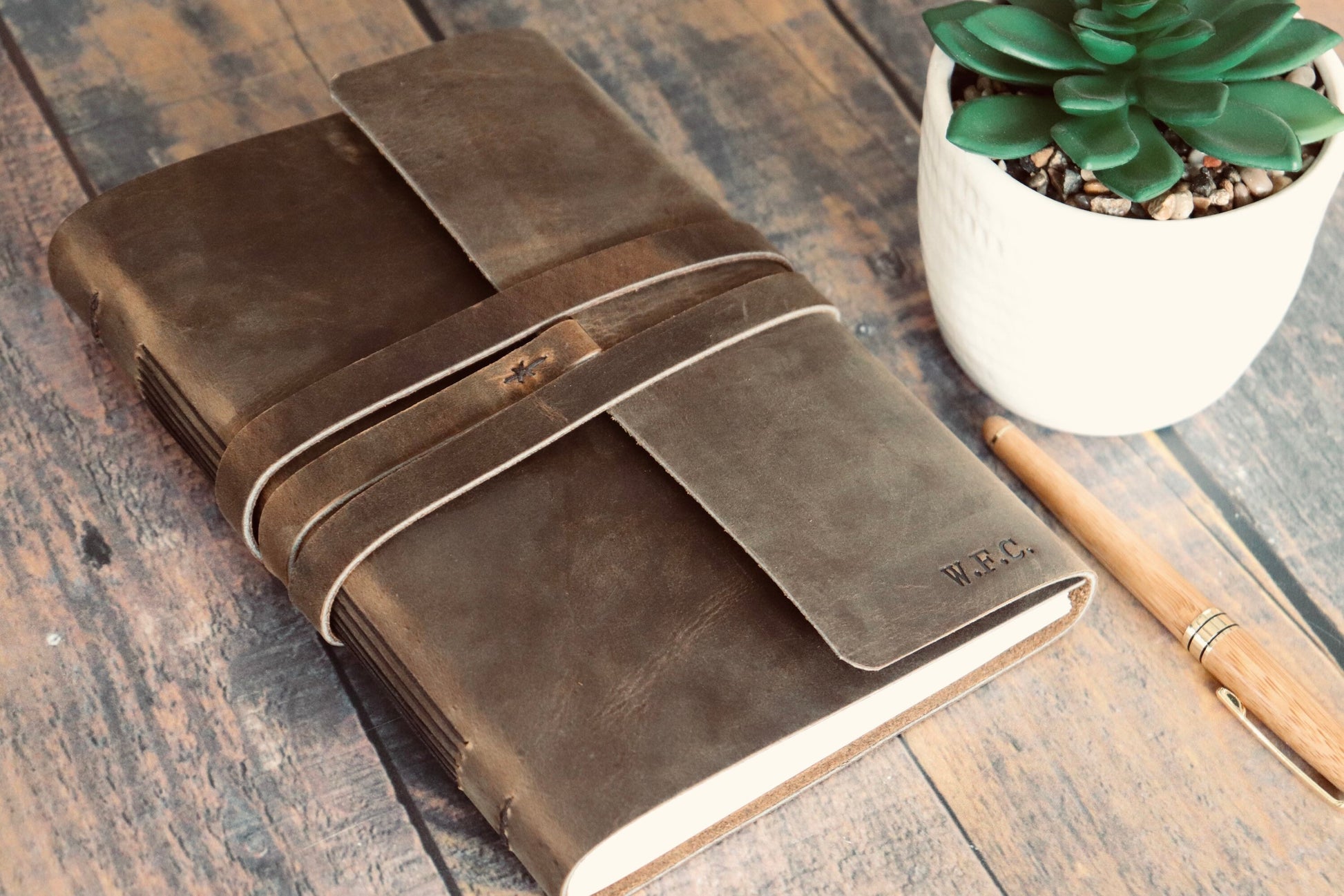 Refillable Leather Journal, Rustic Writing Diary, Classic Notebook, Sketch / Watercolor Book, Full Grain Premium Leather Bound, Customizable